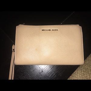Michael Kors butternut wallet